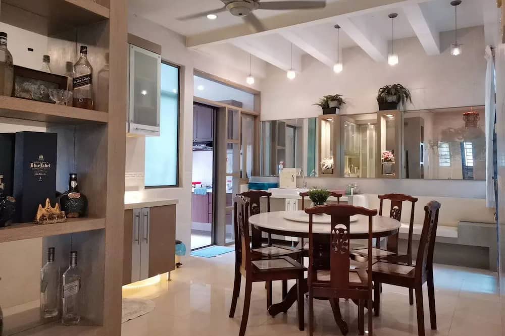 Photo of Kitchen in Taman Mount Austin