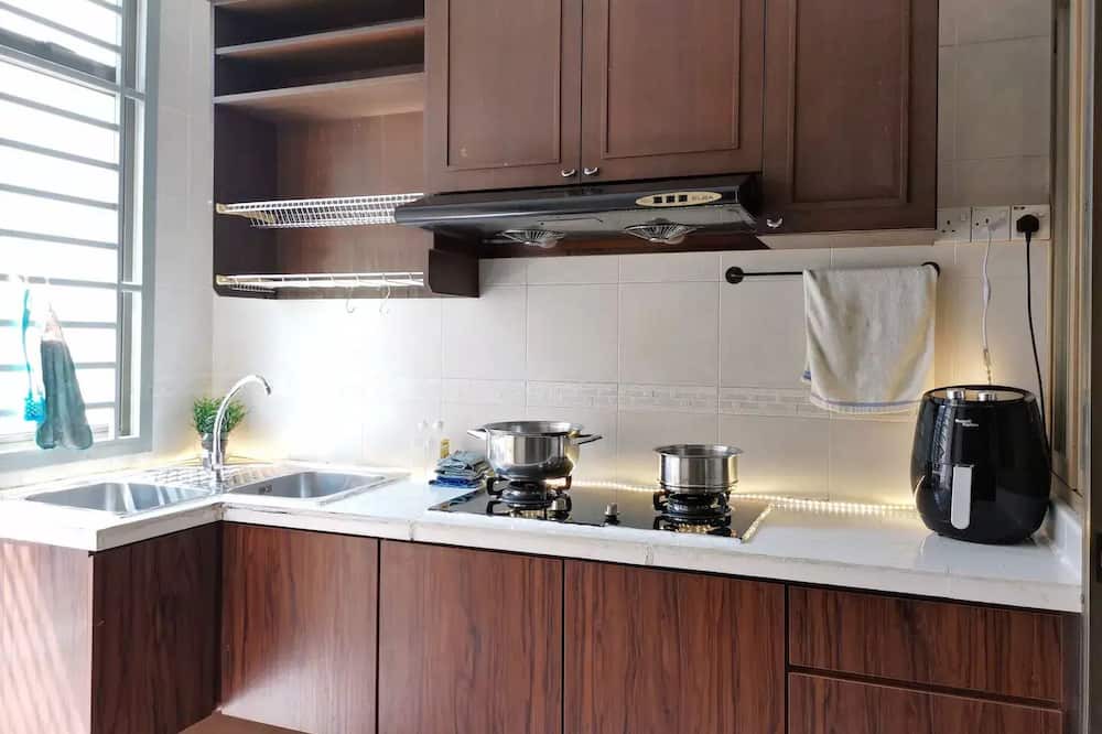 Photo of Kitchen in Taman Mount Austin