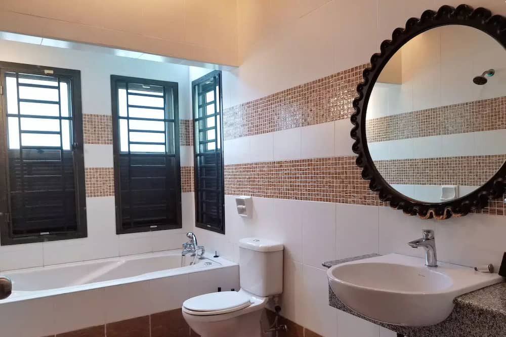 Photo of Bathroom in Taman Mount Austin