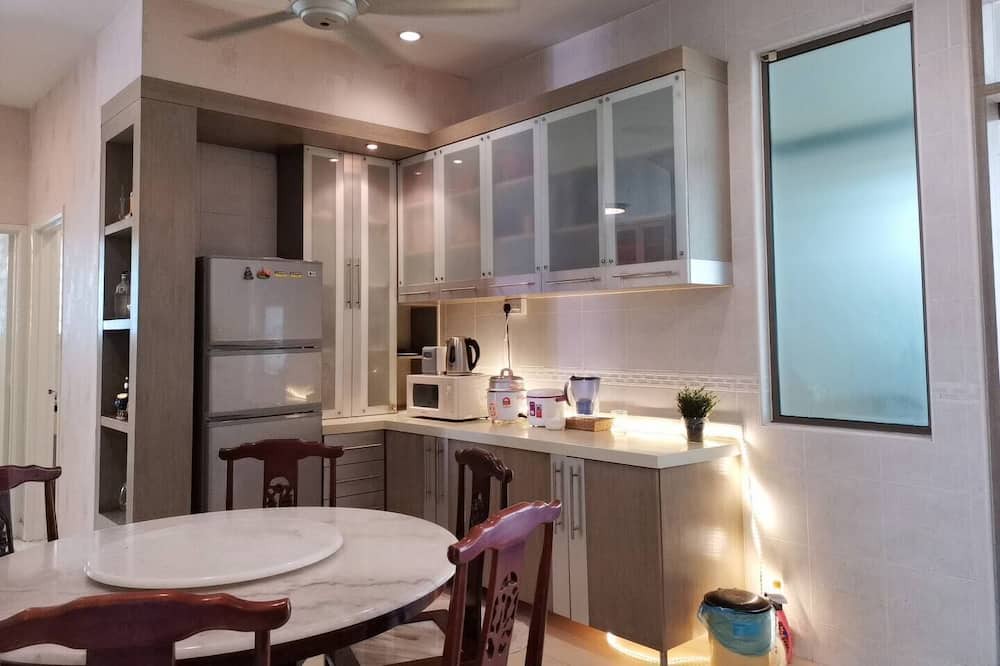 Photo of Kitchen in Taman Mount Austin