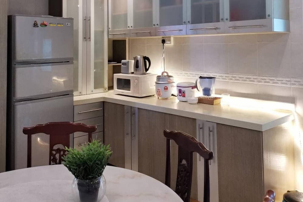 Photo of Kitchen in Taman Mount Austin