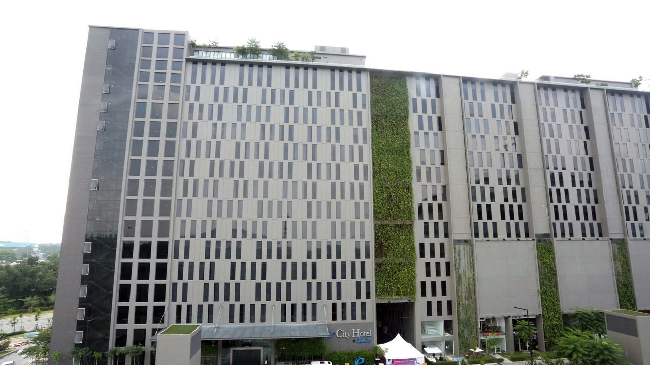 Photo of Outdoor in One City