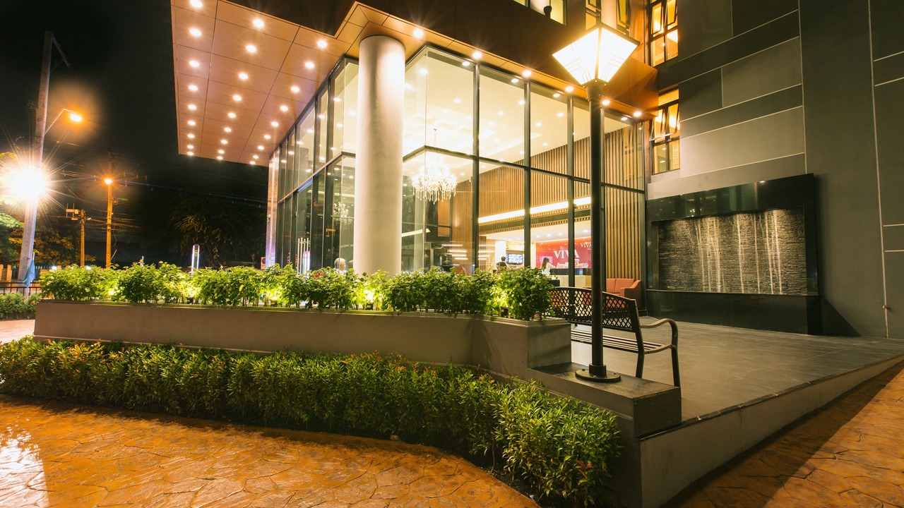 Photo of Outdoor in Khanna Yao
