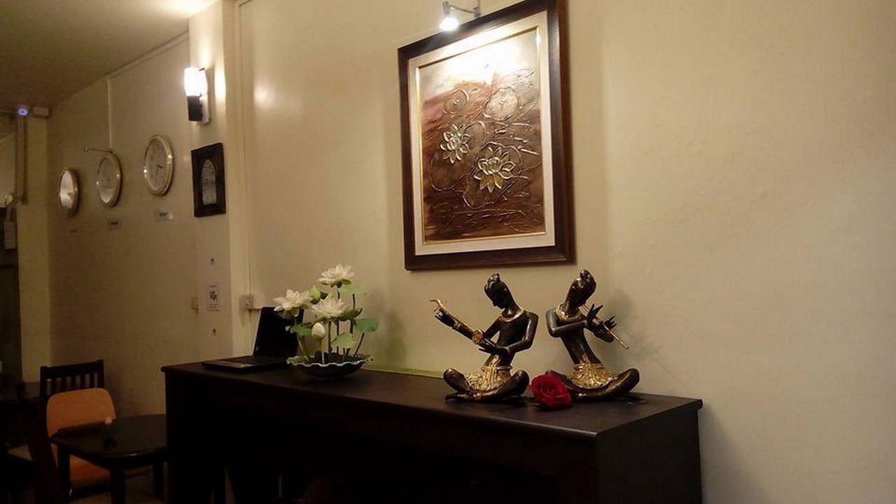 Photo of Others in Khanna Yao