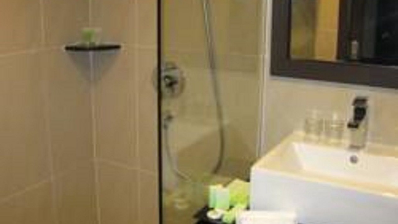 Photo of Bathroom in Lintas Plaza