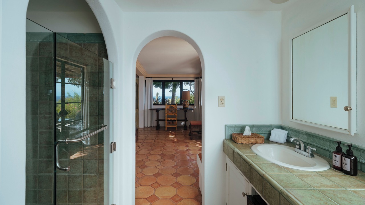 Photo of Bathroom in Vinorama