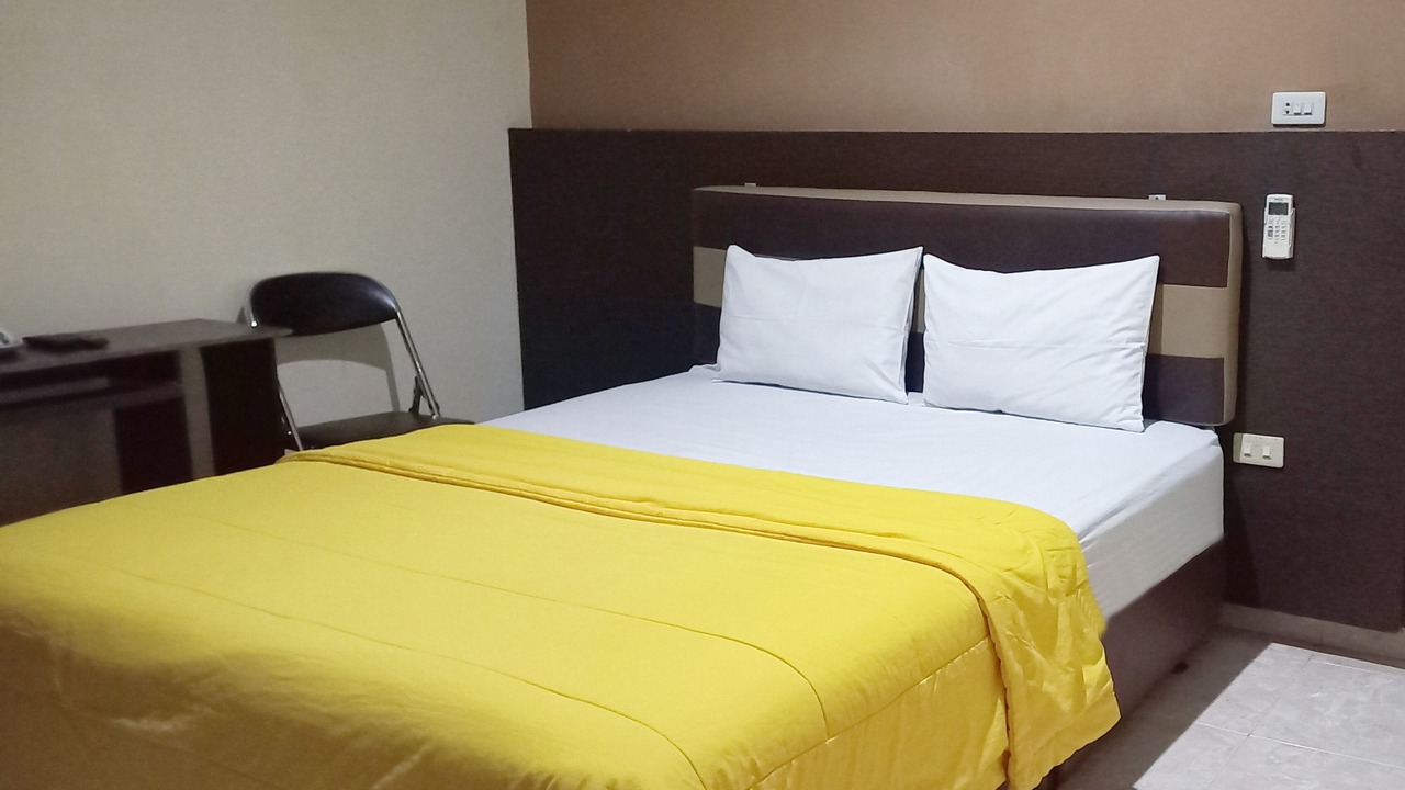 Photo of Bedroom in Metro