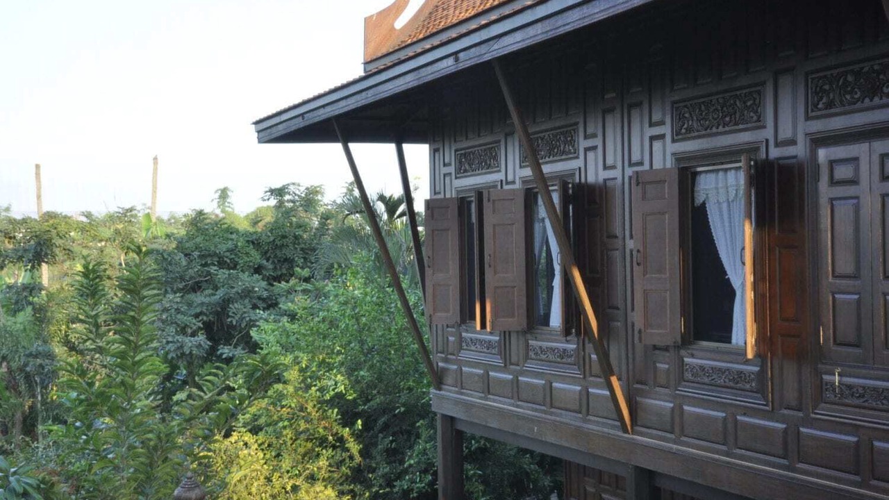 Photo of Buildings in Bang Yai