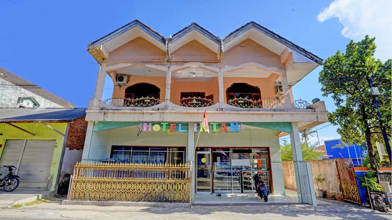 Photo of Buildings in Bawean Island