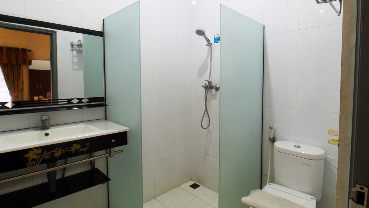 Photo of Bathroom in Tretes