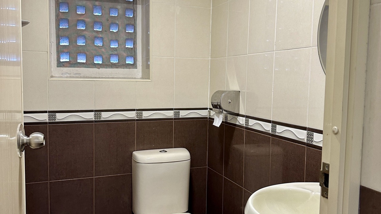 Photo of Bathroom in Imbi