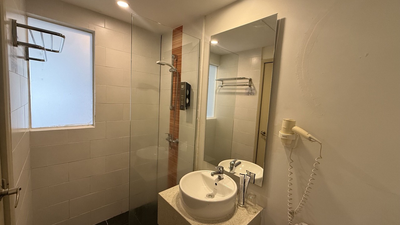 Photo of Bathroom in Kampung Bukit Dukong