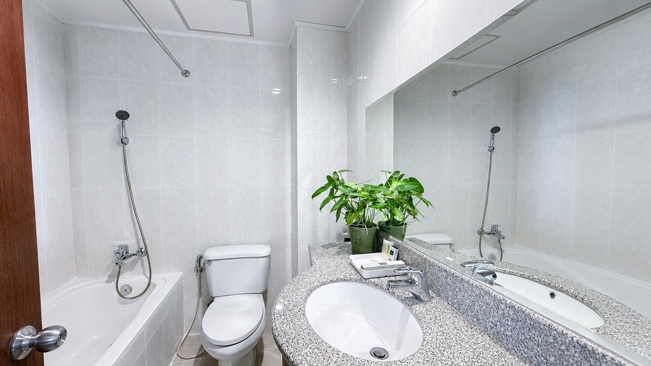 Photo of Bathroom in Sangkat Sla Kram