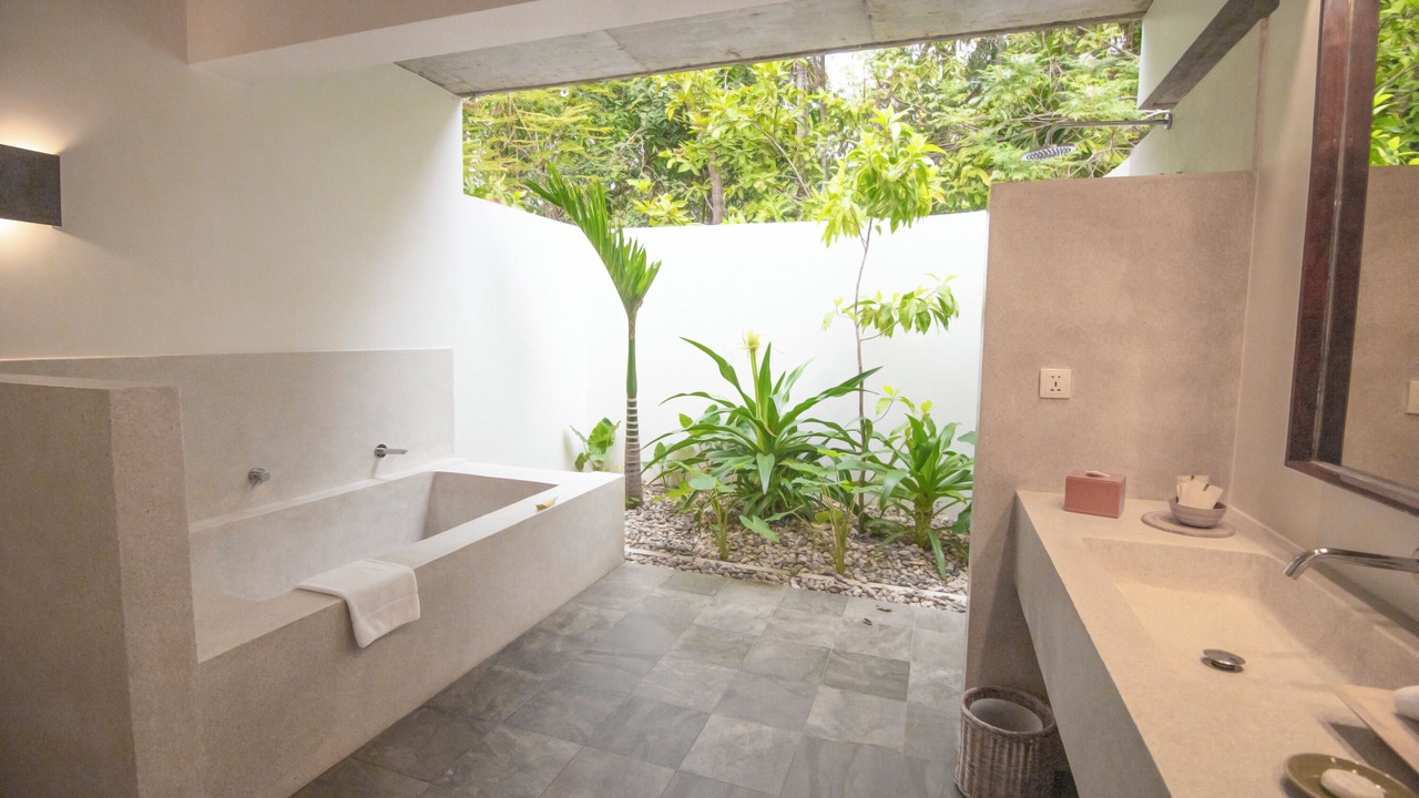 Photo of Bathroom in Sangkat Sla Kram