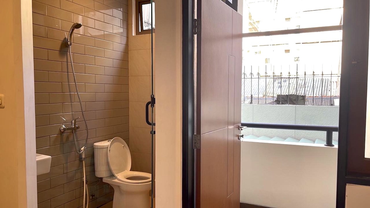 Photo of Bathroom in Chinatown