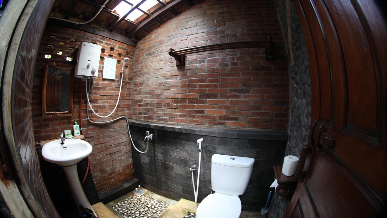 Photo of Bathroom in Mendut