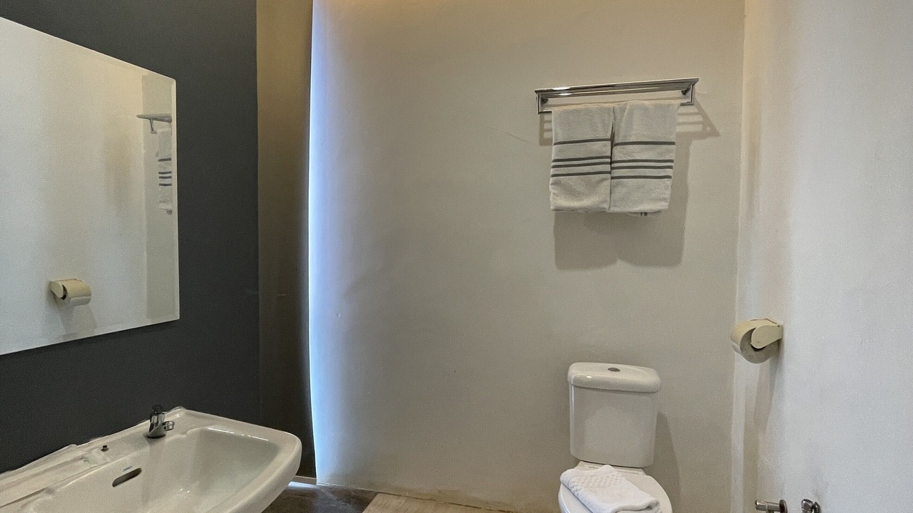 Photo of Bathroom in Central District
