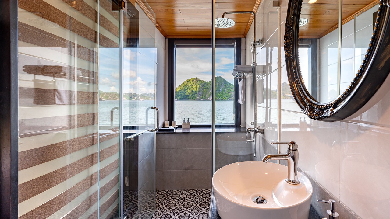 Photo of Bathroom in Ha Long