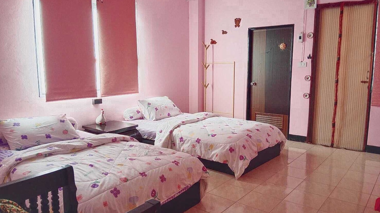 Photo of Bedroom in Khlong Tan Nuea