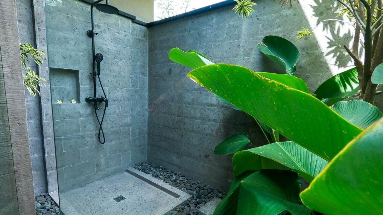 Photo of Bathroom in Umeanyar