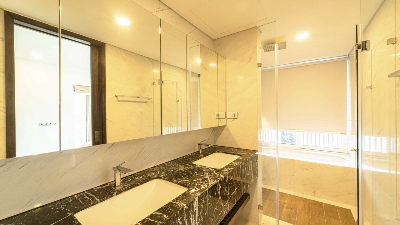 Photo of Bathroom in Phuong 6
