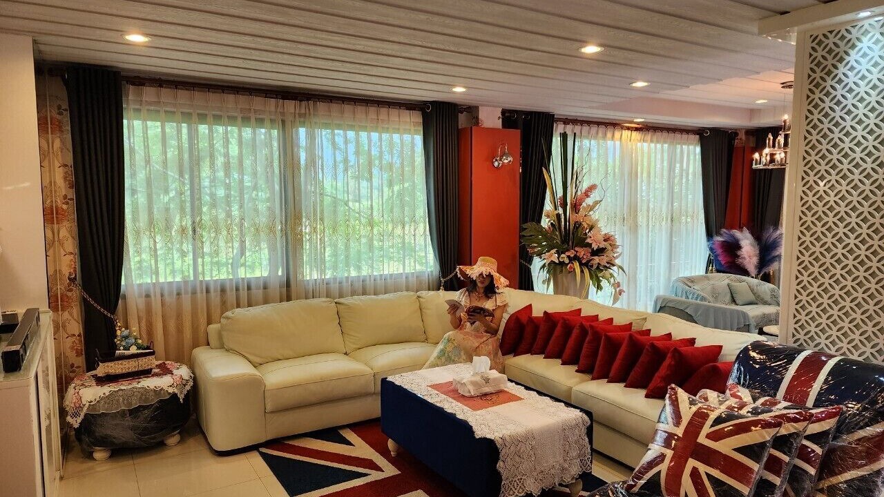 Photo of Livingroom in Phaya Yen