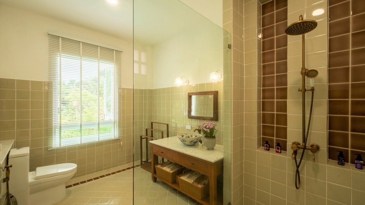 Photo of Bathroom in Pa Tan
