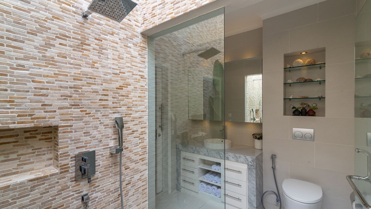 Photo of Bathroom in Kalibukbuk
