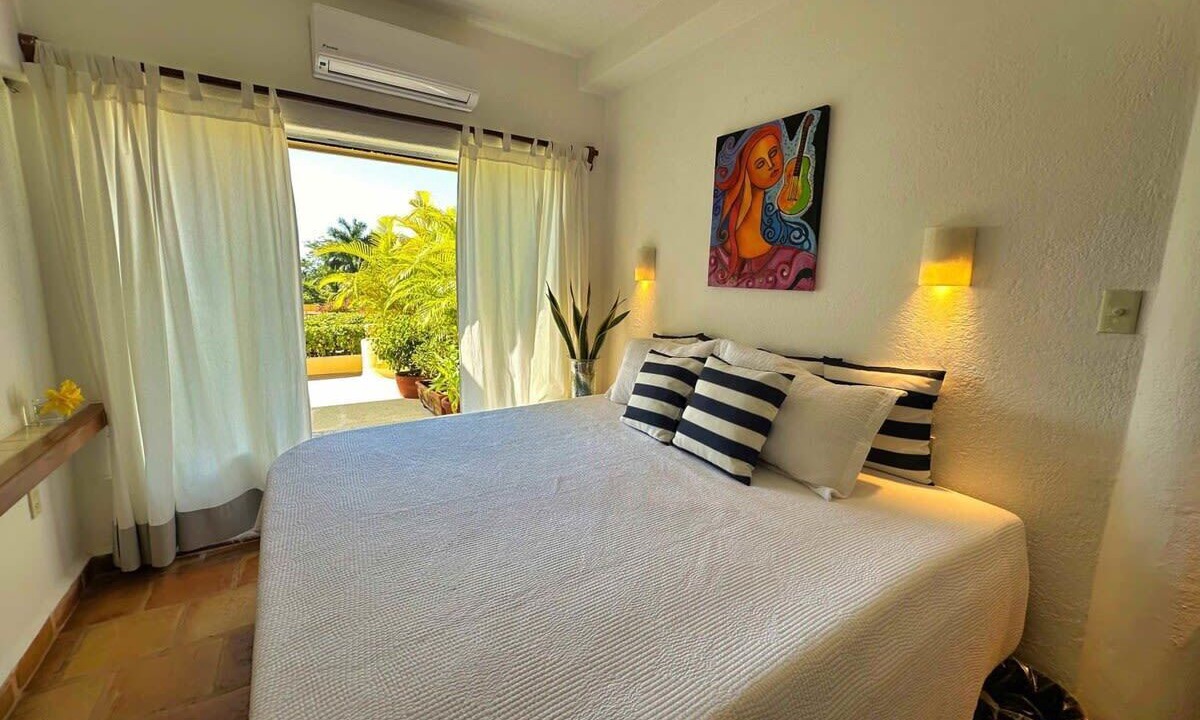Photo of Bedroom in Zihuatanejo