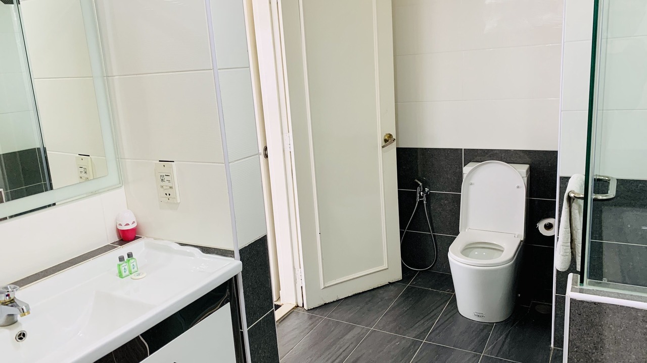 Photo of Bathroom in Imbi