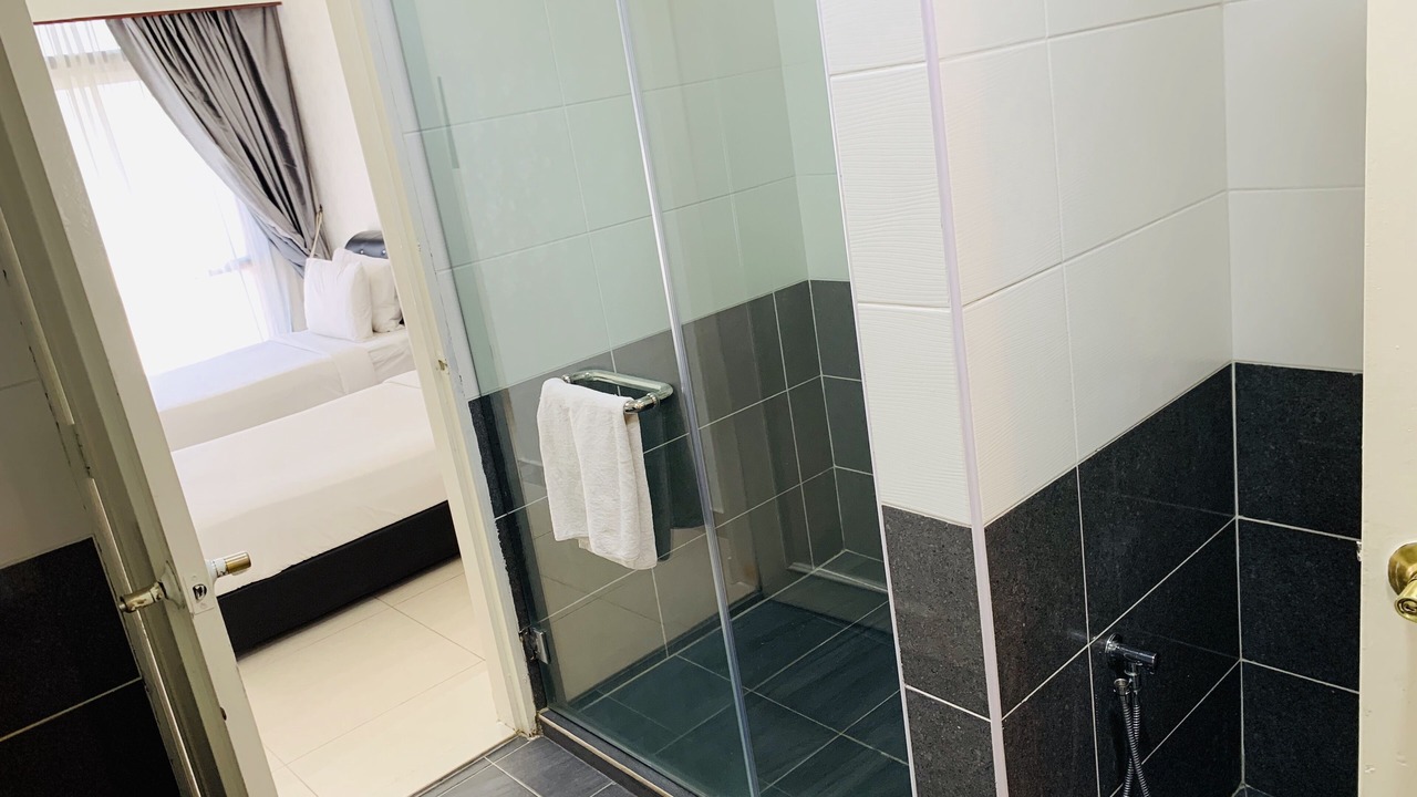 Photo of Bathroom in Imbi