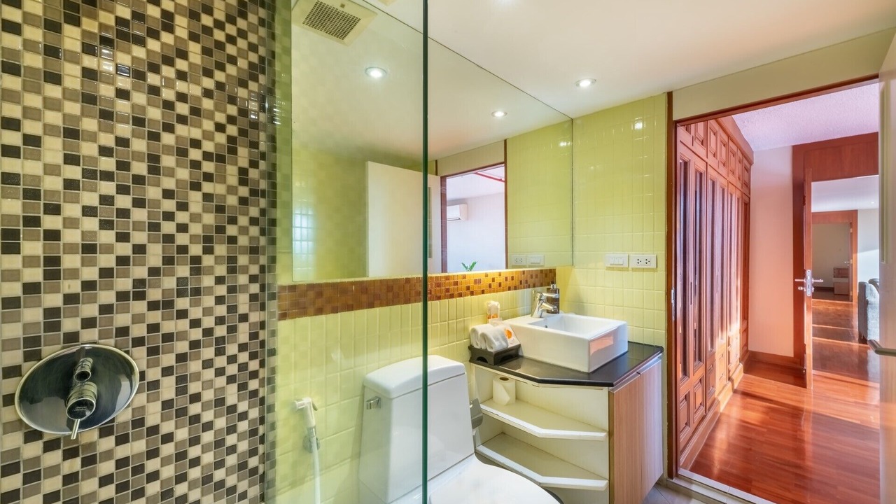 Photo of Bathroom in Embassy District