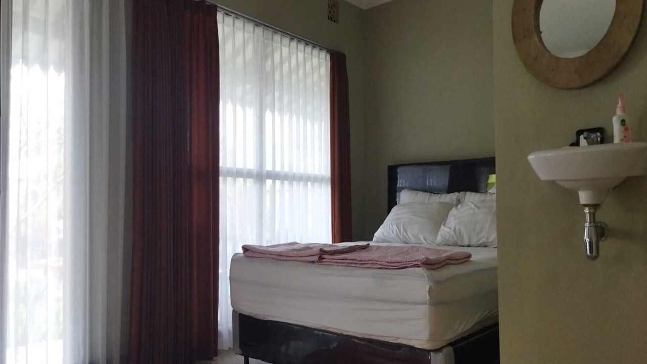 Photo of Bedroom in Pakem