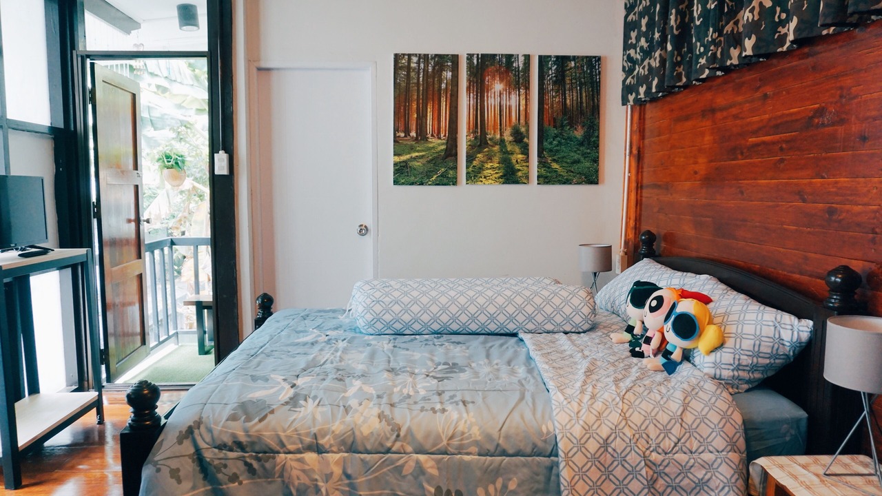 Photo of Bedroom in Samsen Nai