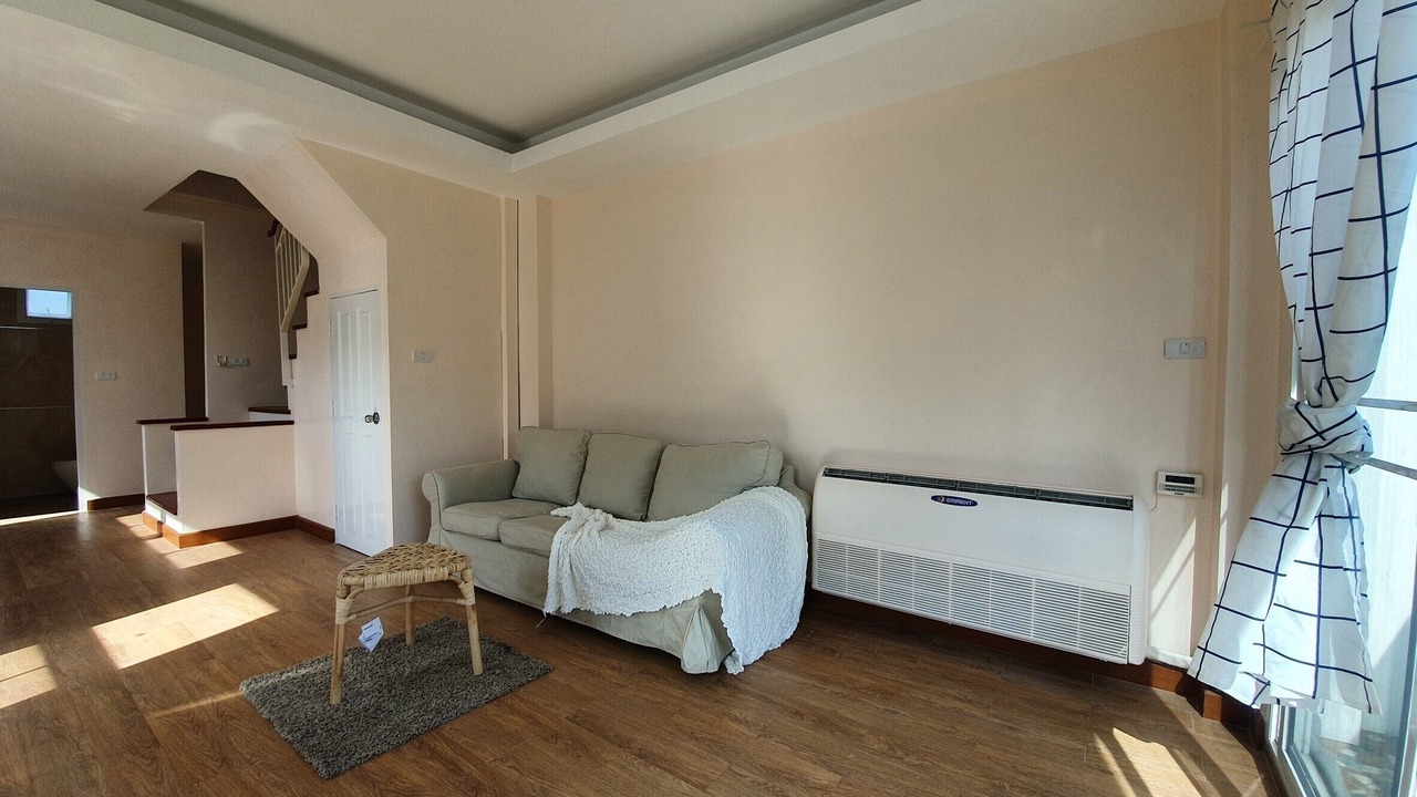 Photo of Livingroom in Chom Phon