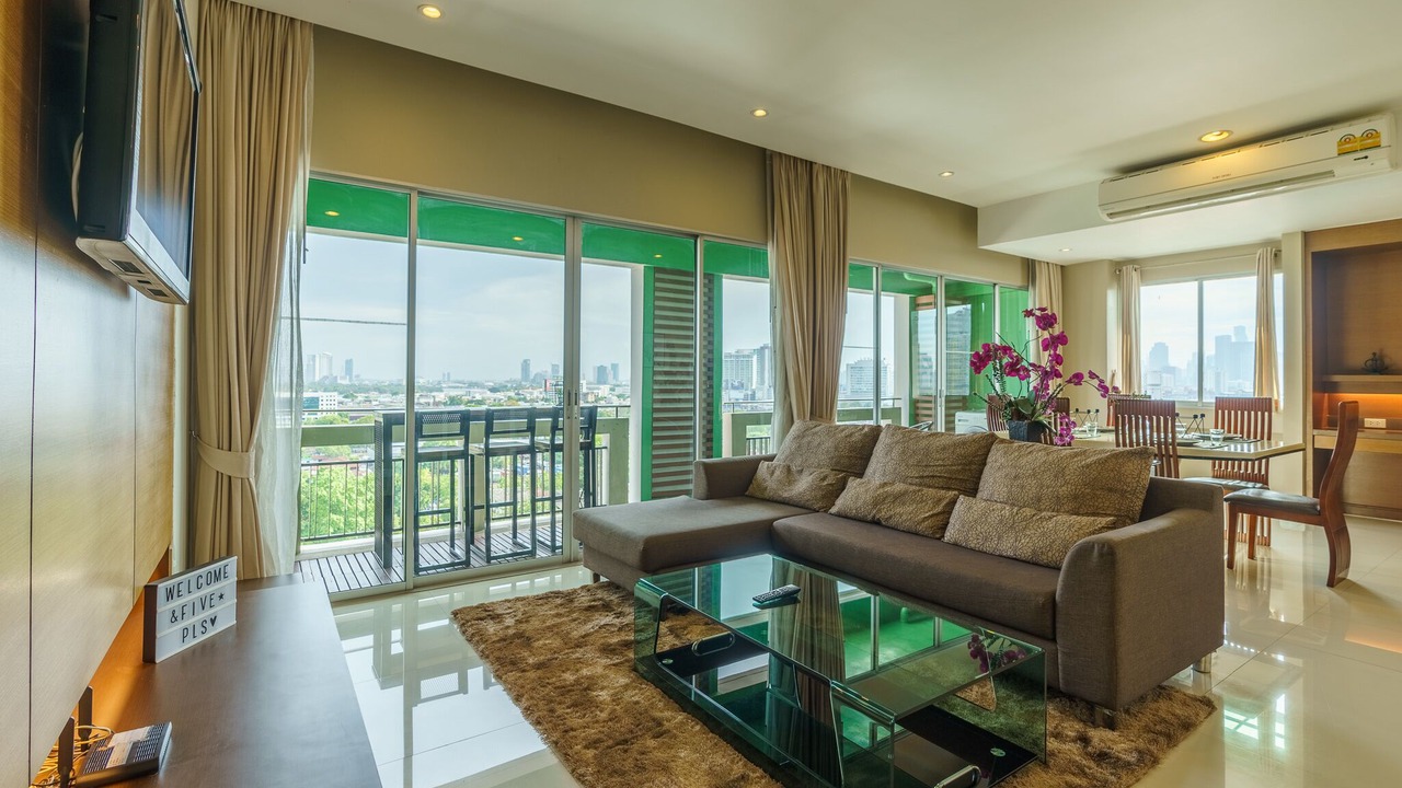 Photo of Livingroom in Khlong Toei