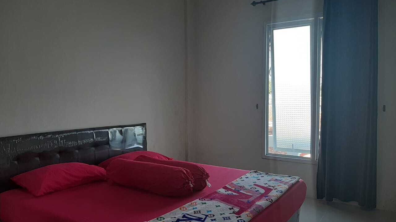 Photo of Bedroom in Wirobrajan