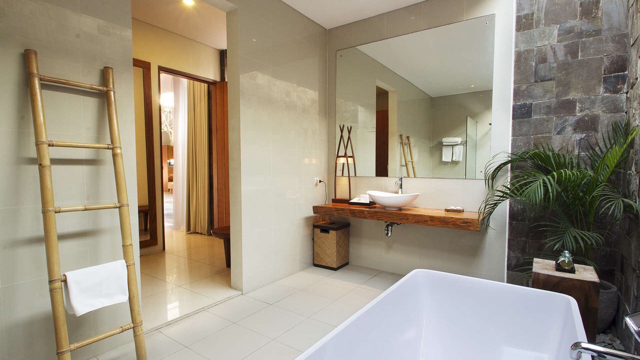 Photo of Bathroom in Petitenget
