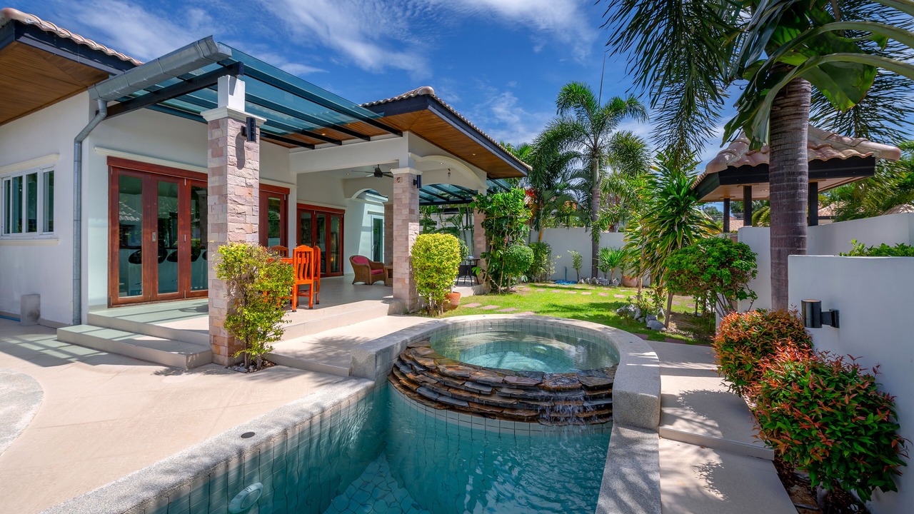 Photo of Outdoor in Hin Lek Fai