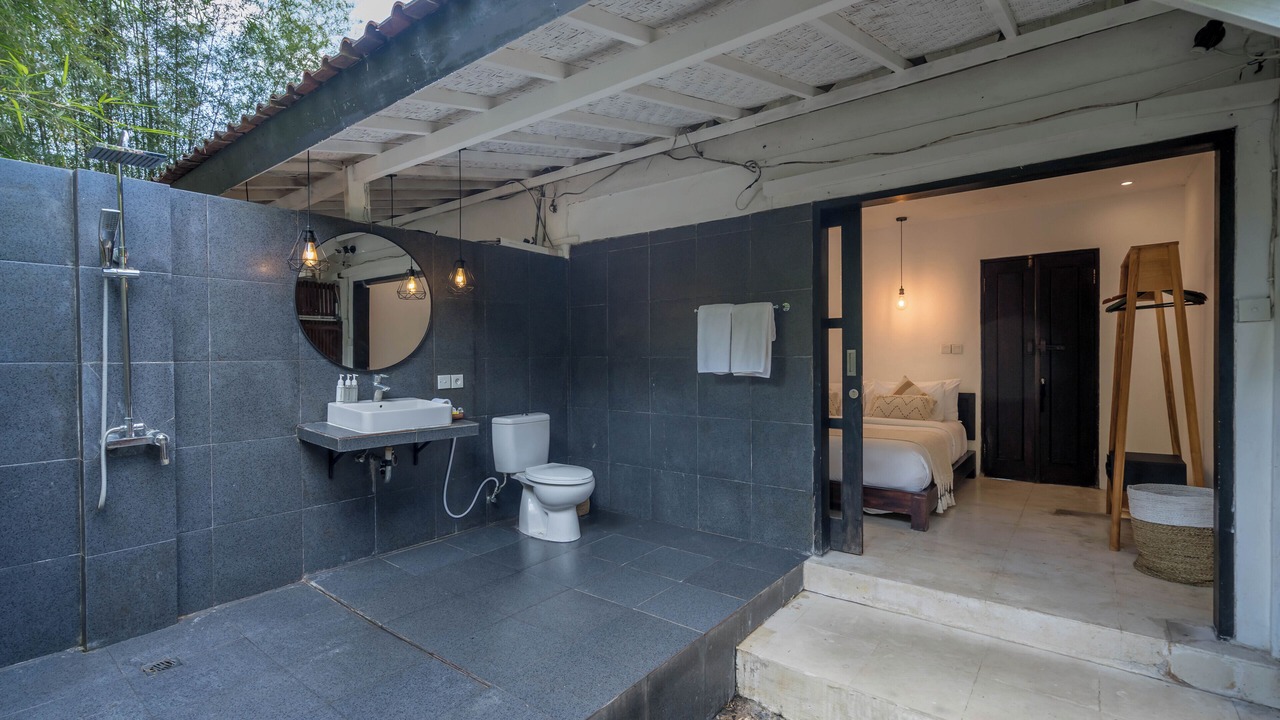 Photo of Bathroom in Petitenget