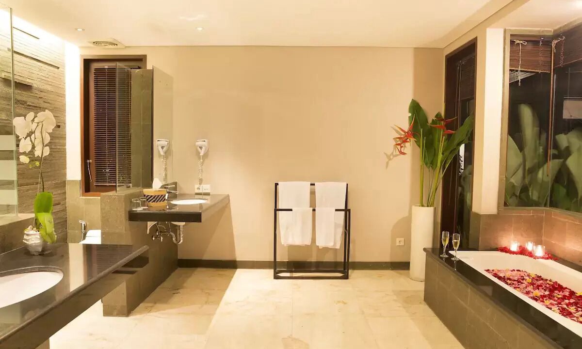 Photo of Bathroom in Mumbul
