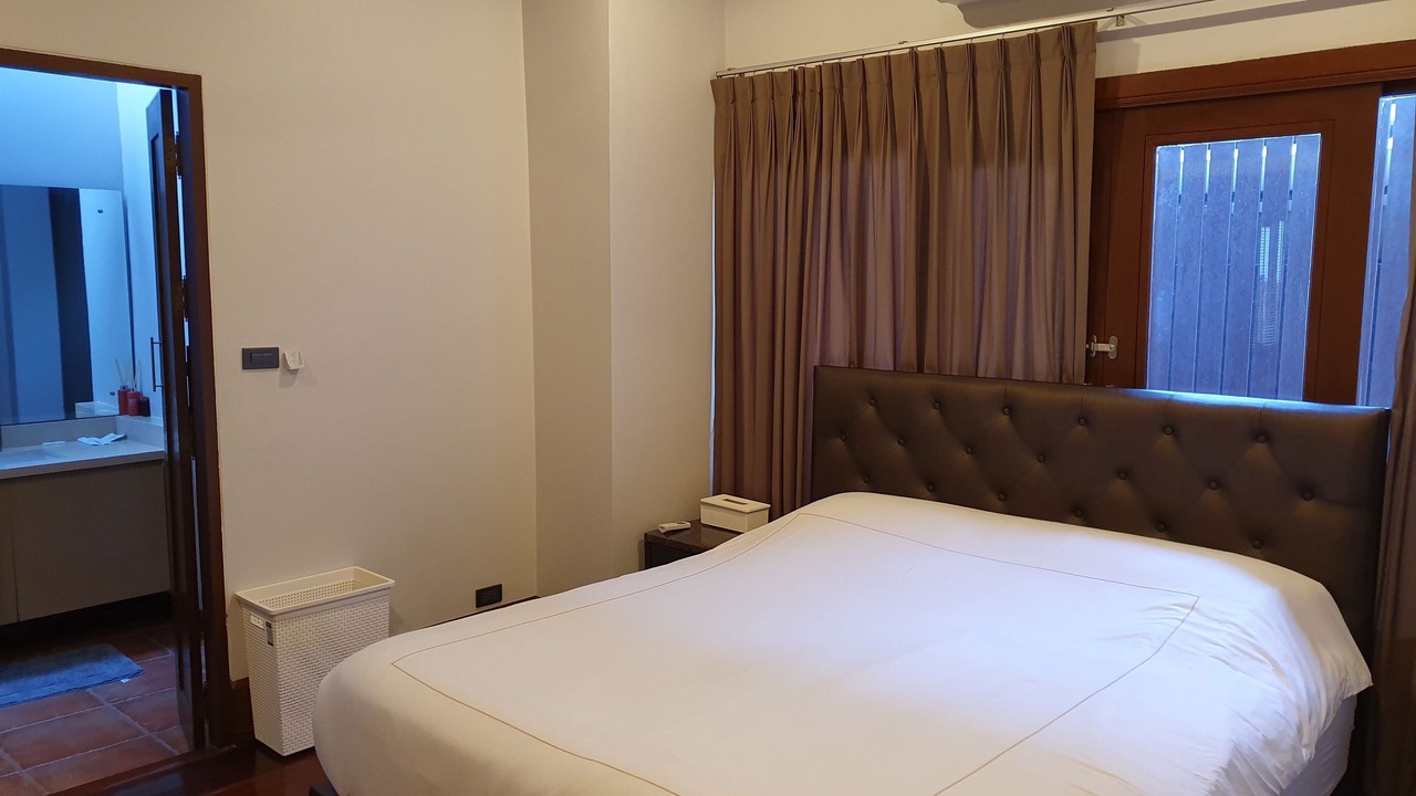 Photo of Bedroom in Khlong Tan Nuea