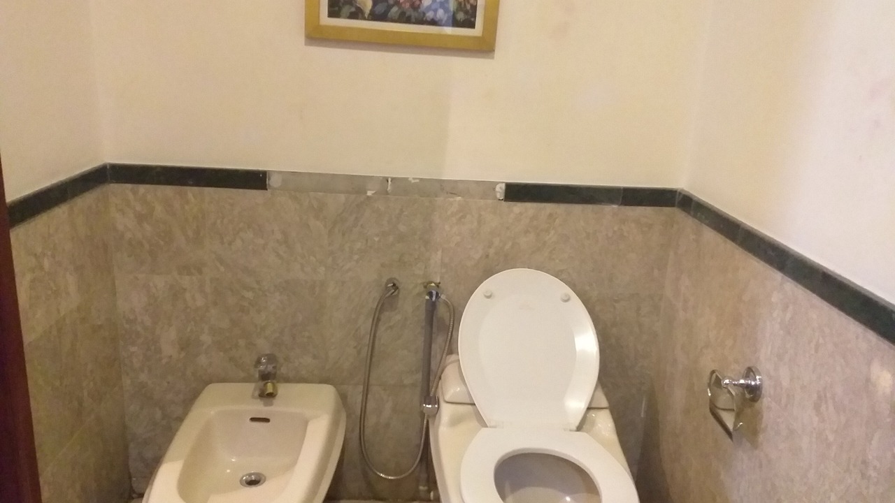 Photo of Bathroom in Imbi