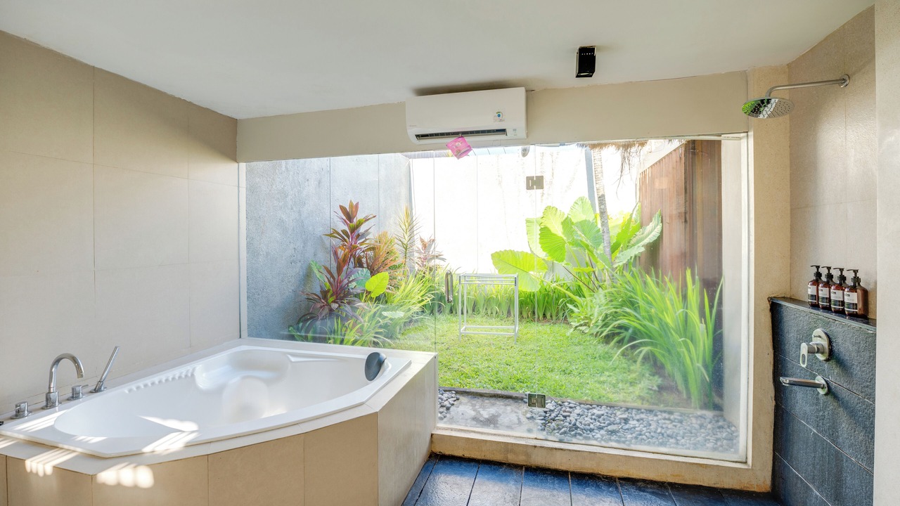 Photo of Bathroom in Sunset Road