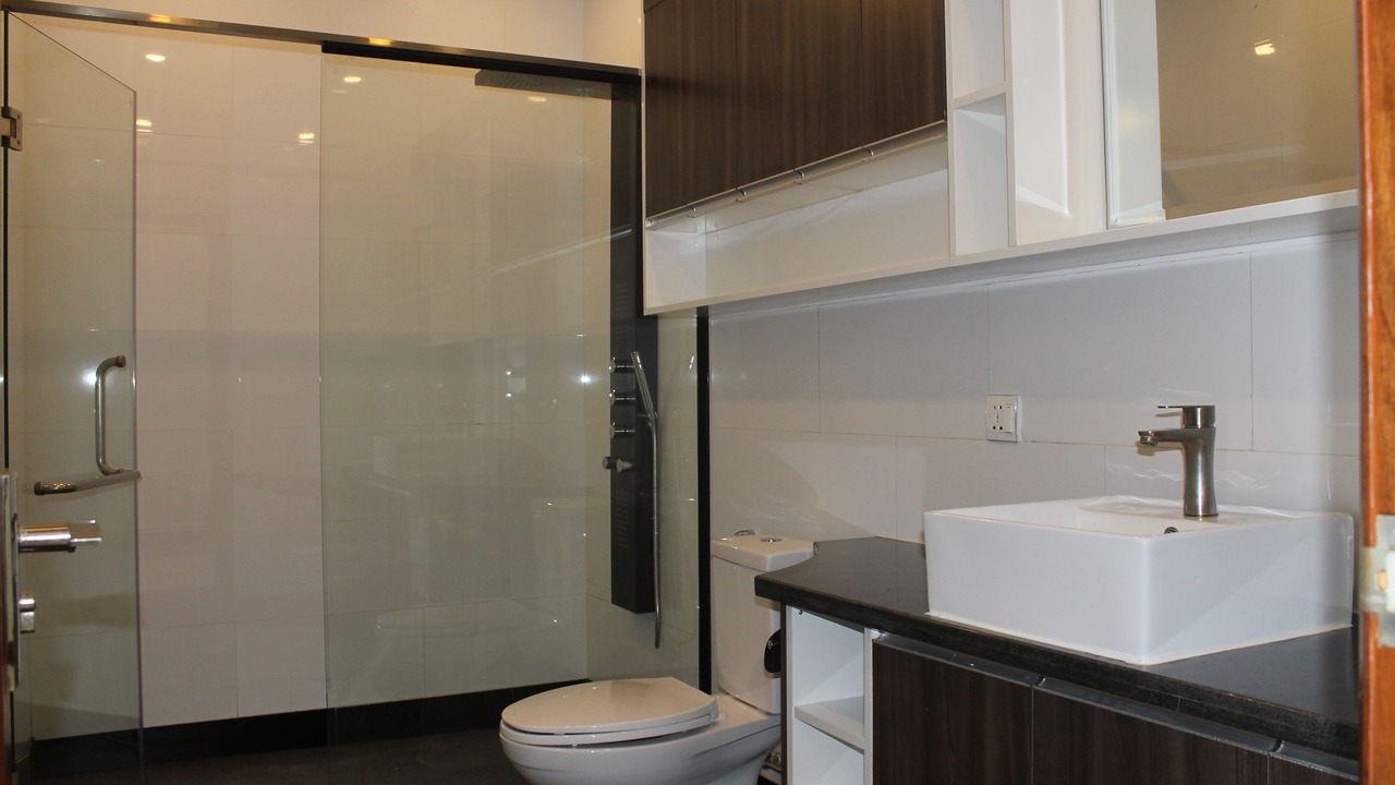Photo of Bathroom in Chamkar Mon