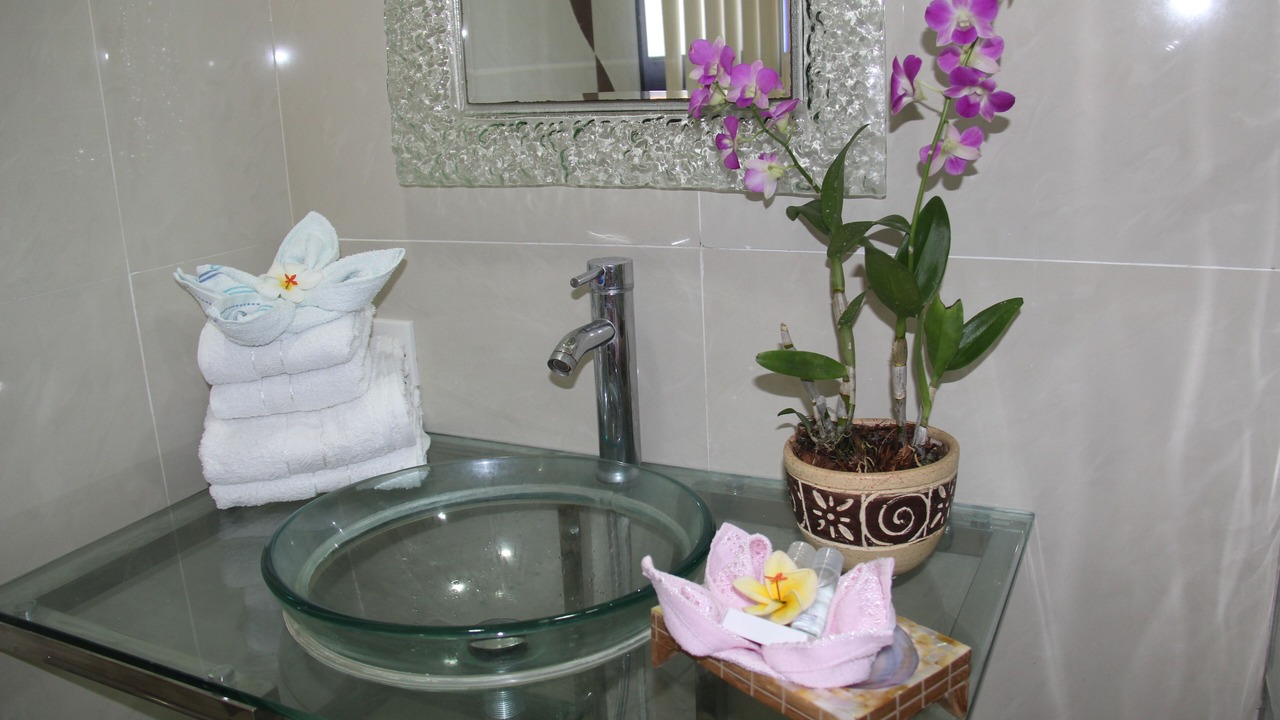 Photo of Bathroom in Umeanyar