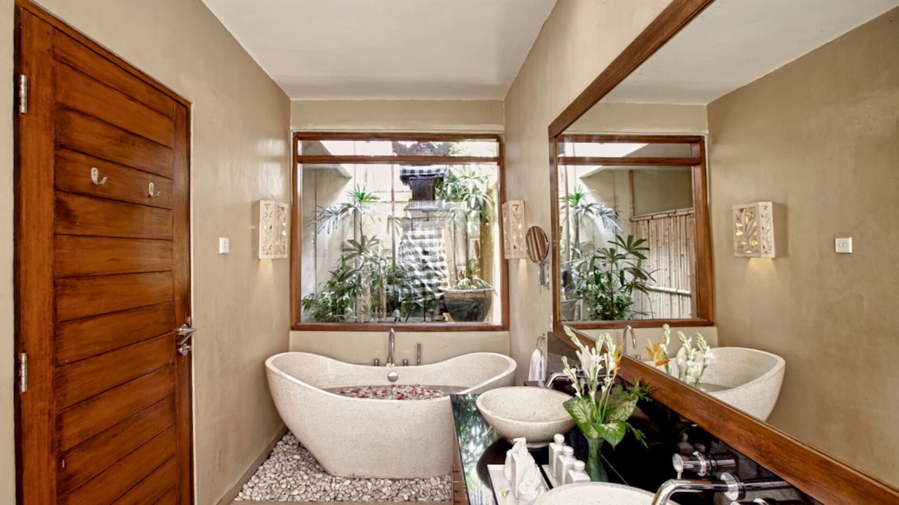 Photo of Bathroom in Sunset Road