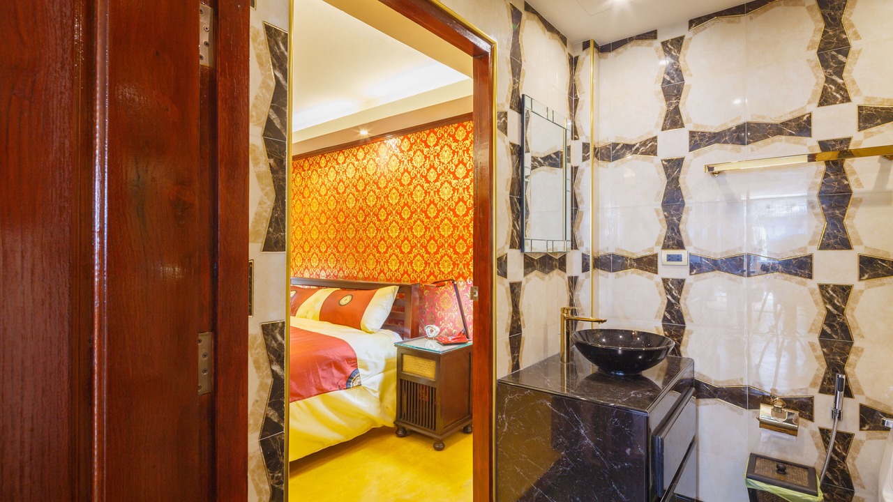 Photo of Bathroom in Old City