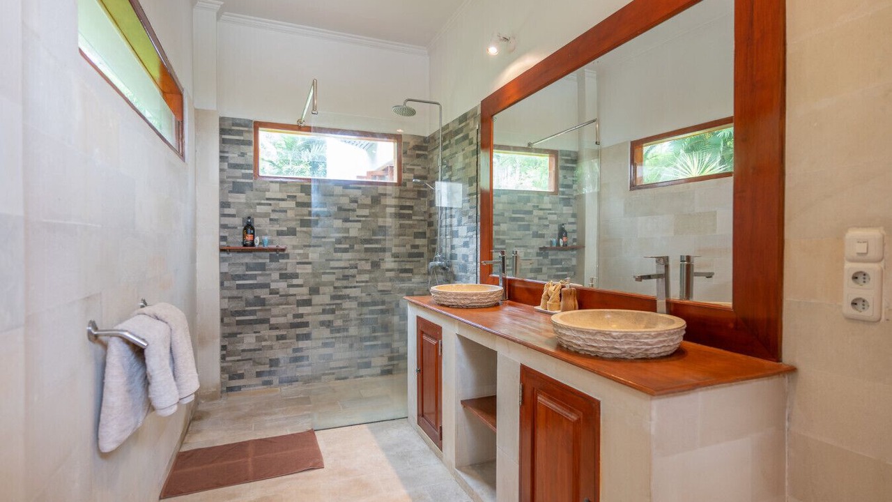 Photo of Bathroom in Melaya