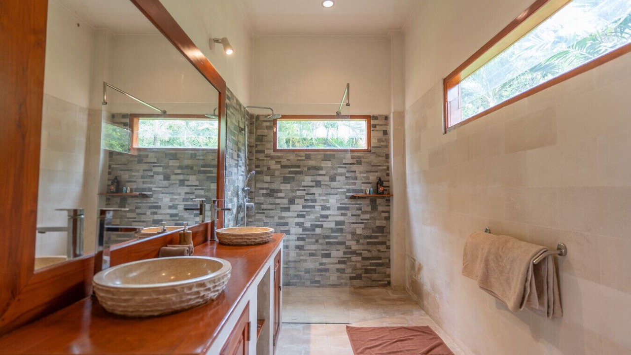 Photo of Bathroom in Melaya